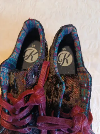 Deportivas de vestir niña talla 35.