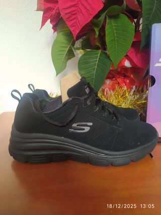 Skechers Memory Foam Zapatillas Negras