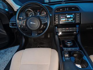 Jaguar XE  2.0D Aut+LEVAS,Portfolio2017 Nuevo etqC