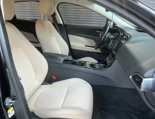 Jaguar XE  2.0D Aut+LEVAS,Portfolio2017 Nuevo etqC