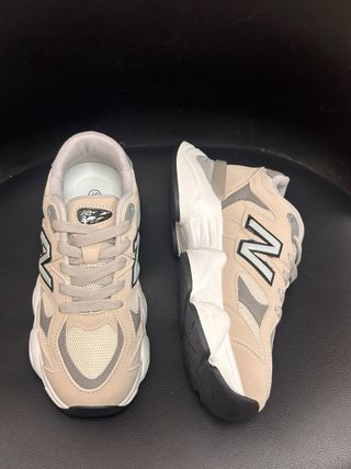 Zapatillas deportiva Beige/Gris
