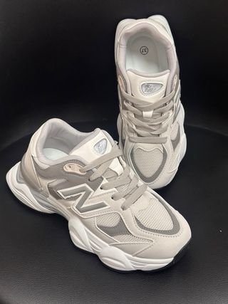 Zapatillas deportiva Beige/Gris