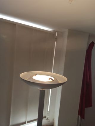 Lampada da terra moderna grigia e bianca