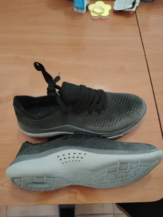 Zapatos Crocs Negro/Gris