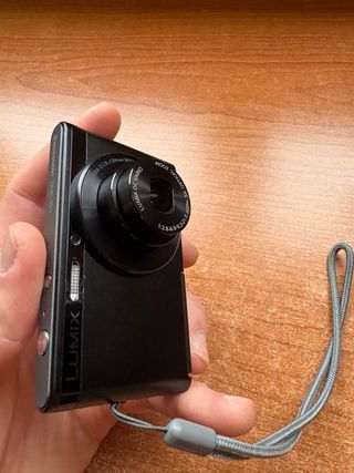 Panasonic Lumix DMC-XS1 (Leica)