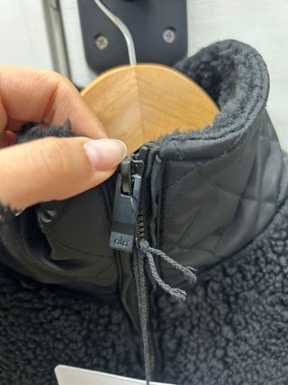 Alo Yoga Abrigo Negro Borreguito