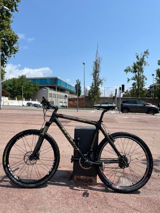 Bicicleta carbono MTB