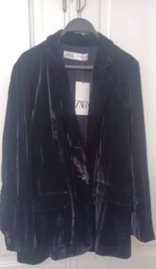 Traje de terciopelo Zara negro
