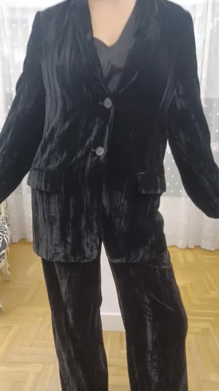 Traje de terciopelo Zara negro