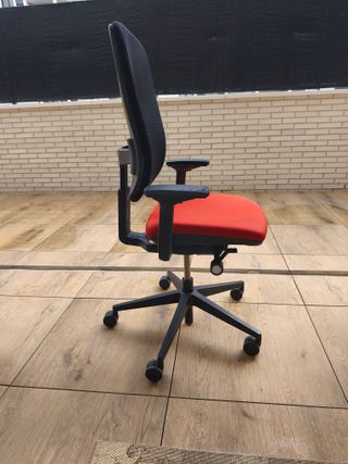 SILLA DE OFICINA O ESTUDIO OERGONÓMICA -STEELCASE.