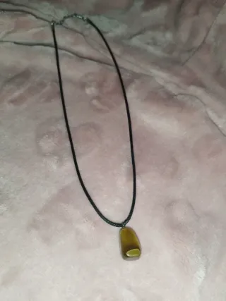 Collar Ojo de Tigre con Colgante Negro