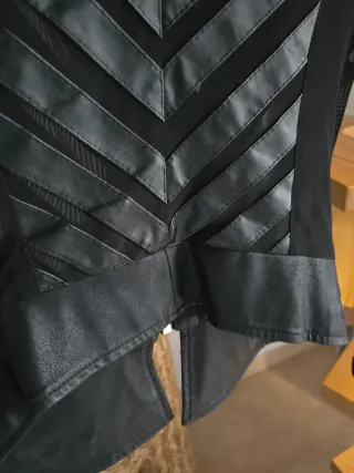 Cazadora polipiel y tul negra talla M