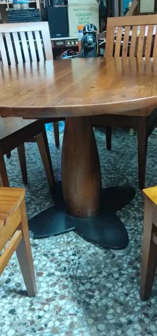 Mesa de comedor con 5 sillas