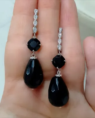 Orecchini con cristallo e onice nero