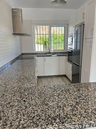 Chalet en alquiler en Pinos de Alhaurín - Periferia en Alhaurín de la Torre