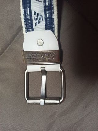 Cinturón Armani Blanco y Plateado
