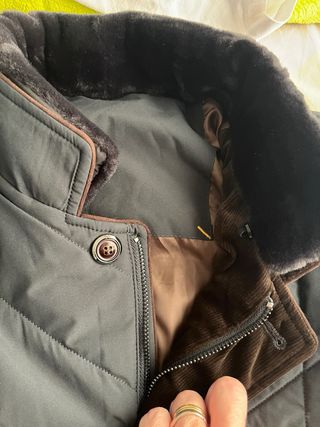 Abrigo acolchado hombre gris