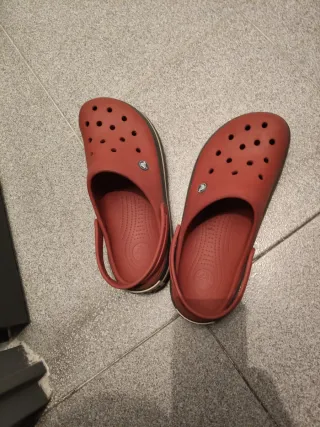 Crocs Rojas Nuevas