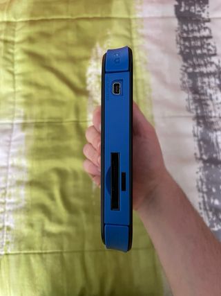 Nintendo 2DS Negro y Azul con cargador