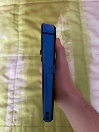 Nintendo 2DS Negro y Azul con cargador