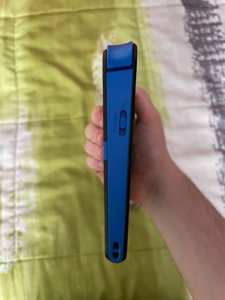 Nintendo 2DS Negro y Azul con cargador