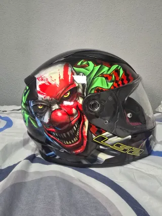 Casco de moto Ls2 con visera azul y la transparent