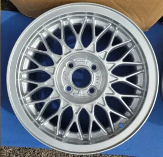 4 Llantas BBS 15" mas tapas Golf G60