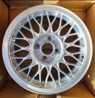 4 Llantas BBS 15" mas tapas Golf G60