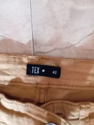 Pantalones beige/marrones