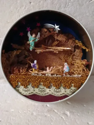 Presepe in scatola di latta