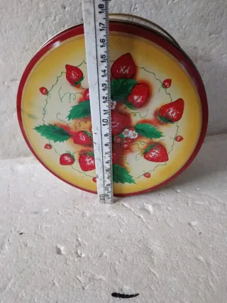 Presepe in scatola di latta