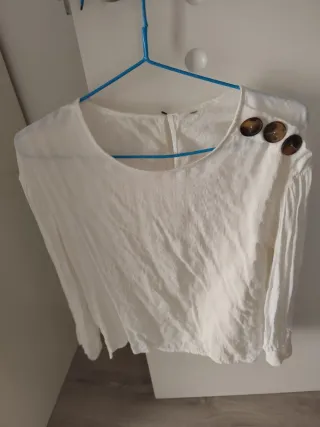 Blusa Stradivarius blanca botones