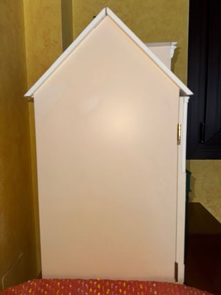 Casa de muñecas de madera