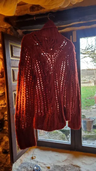 Jersey Mango punto calado cuello alto