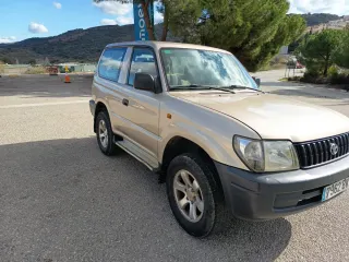 Toyota Land Cruiser 90 2001