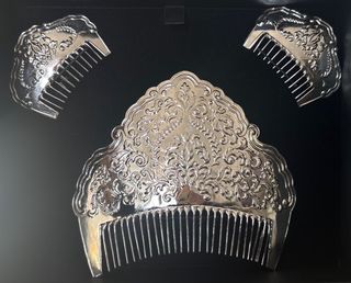 Peineta para niña cincelada en plata