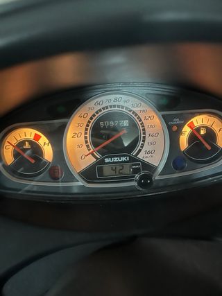 Suzuki Burgman 200 gris