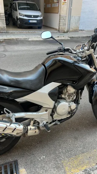 Yamaha YBR 250 cc Moto