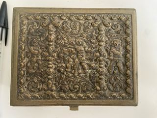 Caja antigua metal decorada