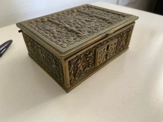 Caja antigua metal decorada