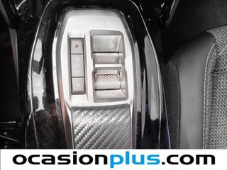 Peugeot 2008 Allure Hybrid eDCS6 107 kW (145 CV)