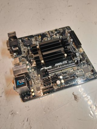 ASRock J5005-ITX Placa Base Mini-ITX Intel J5005 UHD 4K