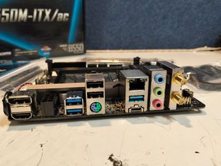 ASRock B550M-ITX/AC Placa Base AM4 Mini-ITX B550