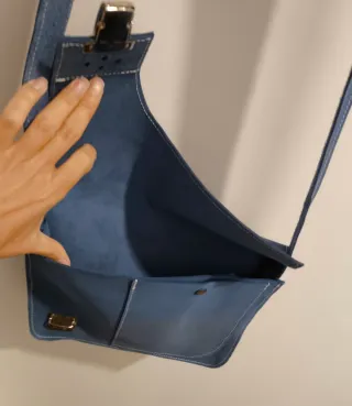 Bolso de ante azul. Nuevo, sin usar!