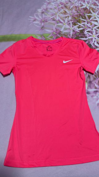 Camiseta deportiva Nike Dri-FIT fucsia mujer M