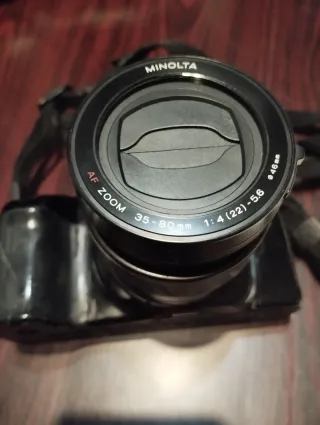 Minolta Dynax 3000i Reflex con Flash