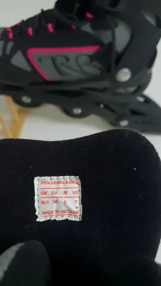 Patines en línea Rollerblade negros y rosas