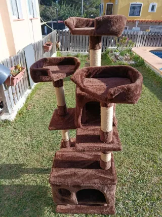 Árbol casa para gatos