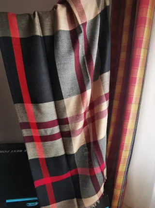 Pañuelo Chal Cuadros Negro Rojo