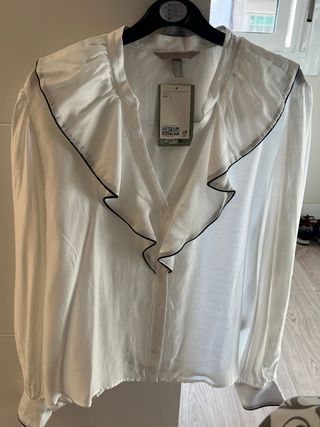 Blusa H&M Blanca Volante Talla L